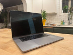 Apple 16-inch MacBook Pro 2.6GHz Intel Core i7 32GB RAM - Space Gray