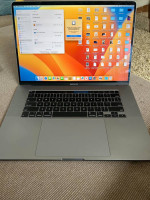 Macbook Pro 16"