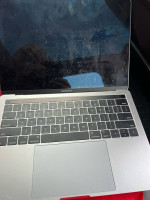 Apple MacBook Pro A1706