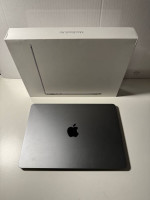 Macbook Air M2 13” + 16gb RAM - Space Grey