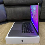 Apple MacBook Pro 15.4" w/ Touch Bar/ID