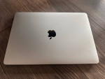 MacBook Pro 13 inch 2020 2.3ghz Quad i7 32gb 500 SSD (52 battery cycle