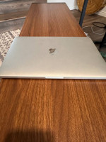 MacBook Pro 13 inch 2020 2.3ghz Quad i7 32gb 500 SSD (52 battery cycle