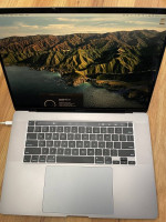 2019 MacBook Pro 16 inch i9 32 GB RAM 1 TB Storage UHD Graphics