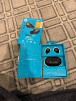 Lots of Headphone/ Earbuds/SOundbards