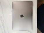 MacBook Pro 2016 13", i5, 8gb, 256 SSD.