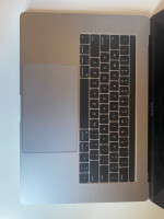 15" Macbook Pro + Magic Keyboard + Magic Mouse