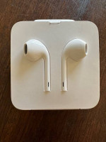 Apple EarPods 3.5mm Wired Headphones