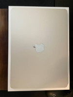 Macbook Air 2022 M2 8/256GB Starlight Like New Condition