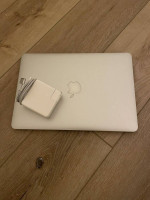 2013 Apple MacBook Pro 13" 2.6 i5 8gb Ram 256gb SSD Intel HD Graphics