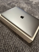 MacBook Pro 13-inch Space Grey w/ Touch Bar 2018