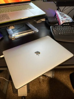 MacBook Pro with 2.6GHz 9th Gen Intel Core i7 - 16-inch 32GB RAM 512GB SSD
