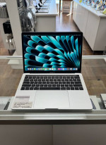 MacBook Pro 13 inch Touchbar**1.4Ghz intel Quad Core i5**500GB SSD**16GB RAM