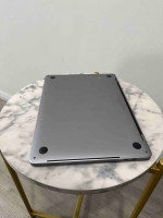 MacBook Pro (13-inch, 2016, Four Thunderbolt 3 Ports) not working just