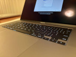 MacBook Pro 2019 16inch i9, 5600m