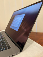 MacBook Pro 2019 16inch i9, 5600m