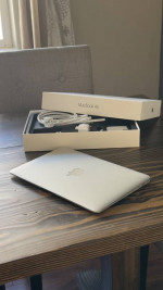 MacBook Air Loptop 11-inch