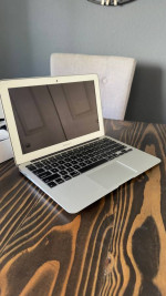 MacBook Air Loptop 11-inch