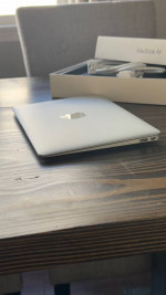 MacBook Air Loptop 11-inch