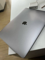 15" MacBook Pro Touch (2018)