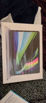 BNIB Macbook Pro M2 8/512gb 2022 Touchbar