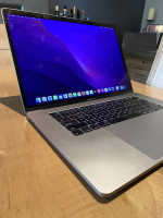 MacBook Pro 2016 15" /i7 2.6GHz/16Gb ram/256G/GPU Radeon