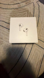 Apple airpods 3rd gens.
