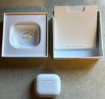 Like Brand New Airpods Gen. 3