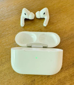 Apple AirPods Pro (1st gen)