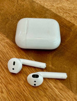 Apple AirPods 2nd Gen