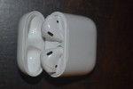 2nd Gen Apple Airpods