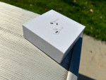 Used Beautiful White Gen 3 Apple Airpods
