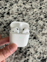 Apple AirPods with Wireless Charging