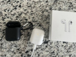 Apple AirPods with Wireless Charging