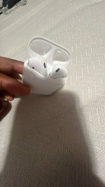 1st Gen airpods (Only used for about a month) still in great condition