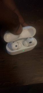 2 AirPods