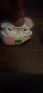 2 AirPods