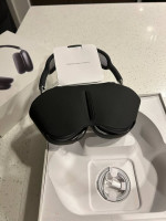 Airpods maxes - space gray