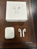 Apple AirPods (1st Gen) - Excellent