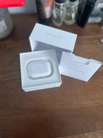 Apple AirPods (Gen 2)