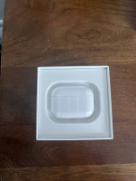 Apple AirPods (Gen 2)
