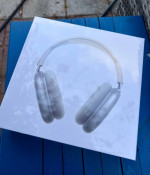 Silver Airpods Max