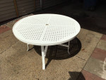 48” round Tropitone table