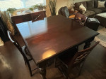 Dining room table chairs set