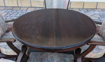 Pedestal Table with 4 Roller Chairs