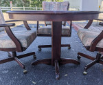 Pedestal Table with 4 Roller Chairs