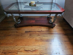 LIVING ROOM TABLE & 2 LIGHT STANDS/MAHAGONY COLOR/GLASS/GOOD CONDITION