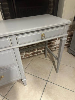 Absolutely Stunning Refinished Impresa Kent Coffey Desk / Vanity / Night Table