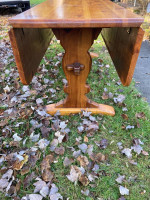 Fabulous JB Van Sciver Country Farmhouse Dropleaf Dining Table