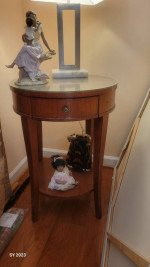 Round wood Side table